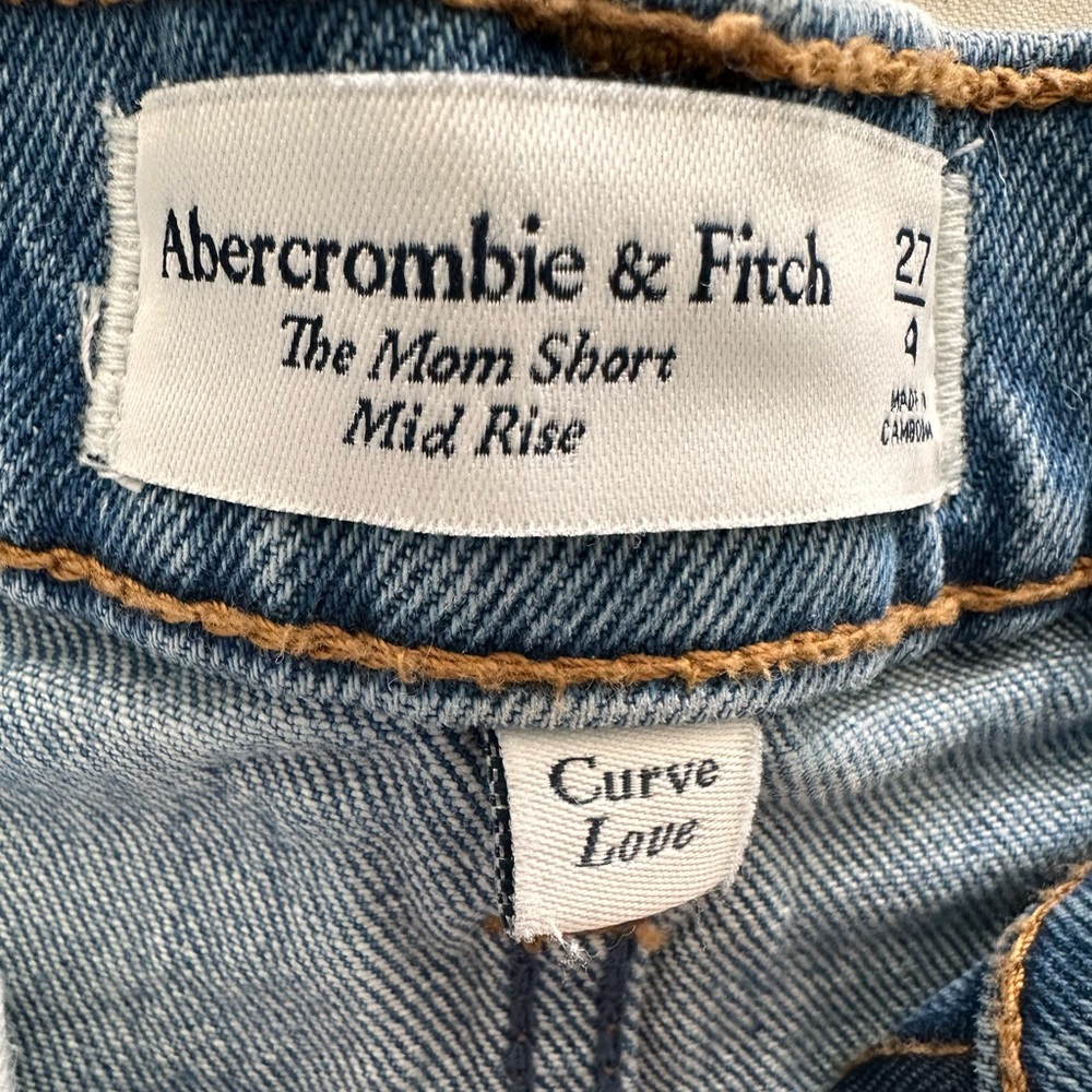 Abercrombie & Fitch Curve Love Mom Short - Picture 3 of 3